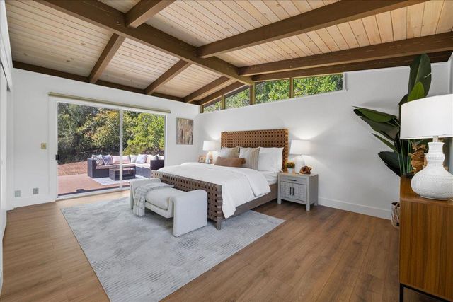 15 Naranja Way, Portola Valley, CA 94028