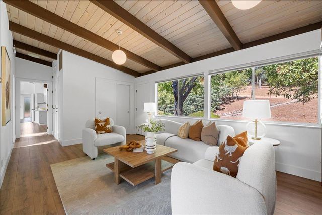 15 Naranja Way, Portola Valley, CA 94028