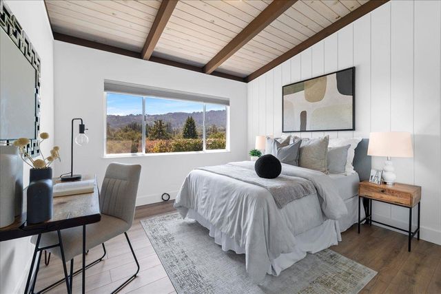 15 Naranja Way, Portola Valley, CA 94028