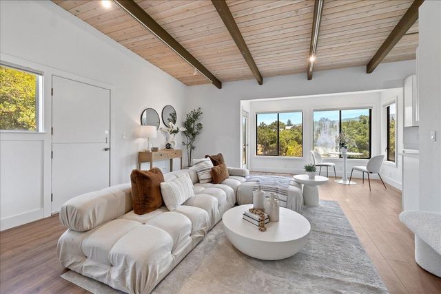 15 Naranja Way, Portola Valley, CA 94028