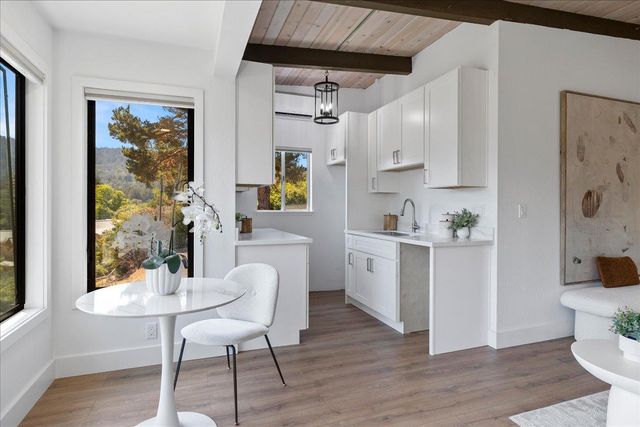 15 Naranja Way, Portola Valley, CA 94028