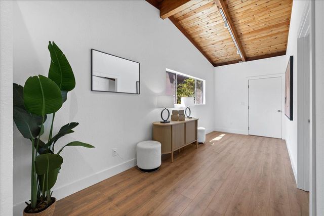 15 Naranja Way, Portola Valley, CA 94028