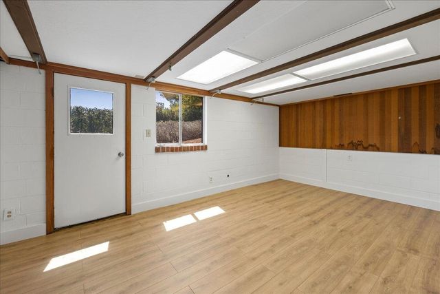15 Naranja Way, Portola Valley, CA 94028