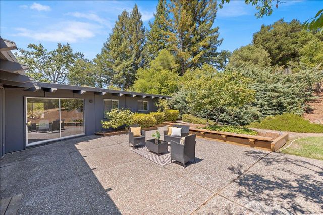 15 Naranja Way, Portola Valley, CA 94028