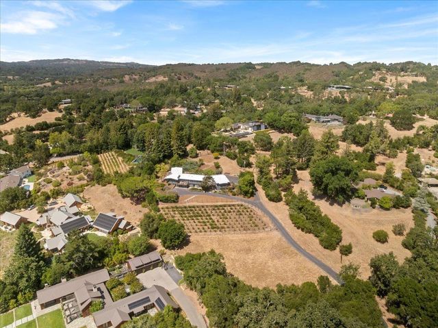 15 Naranja Way, Portola Valley, CA 94028