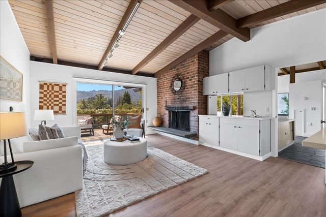 15 Naranja Way, Portola Valley, CA 94028