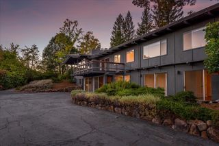 15 Naranja Way, Portola Valley, CA 94028
