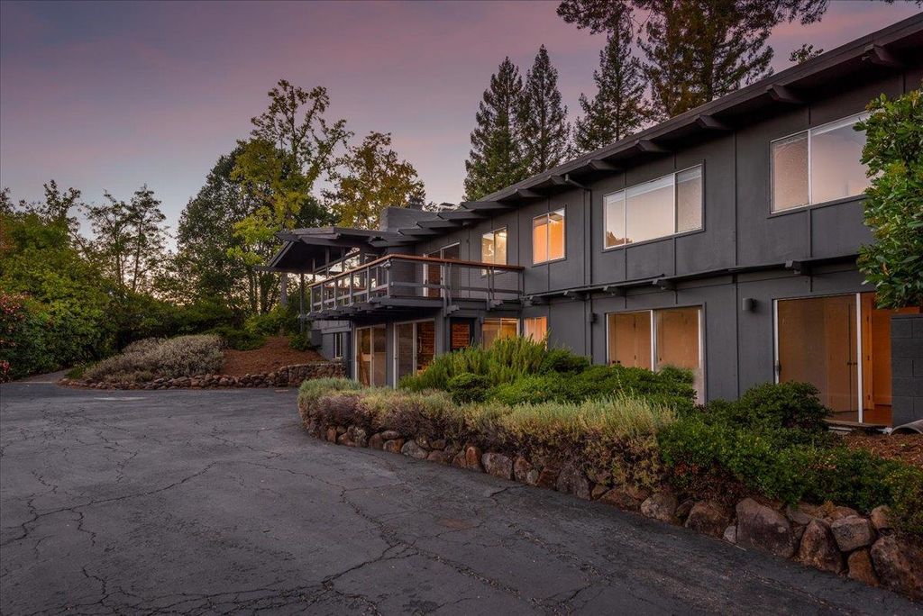 15 Naranja Way, Portola Valley, CA 94028