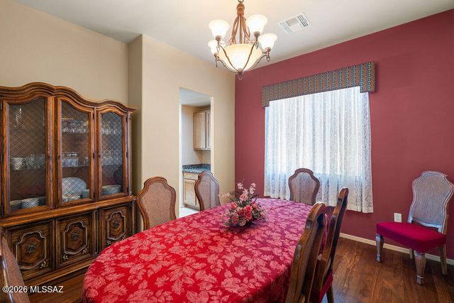 2020 W Cactus Run Drive, Green Valley, AZ 85622