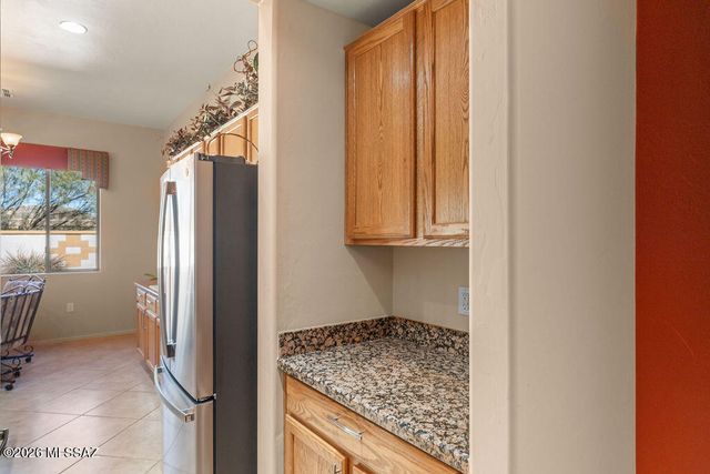 2020 W Cactus Run Drive, Green Valley, AZ 85622