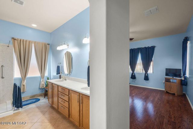 2020 W Cactus Run Drive, Green Valley, AZ 85622