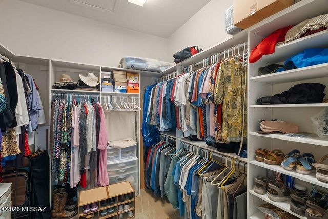 2020 W Cactus Run Drive, Green Valley, AZ 85622