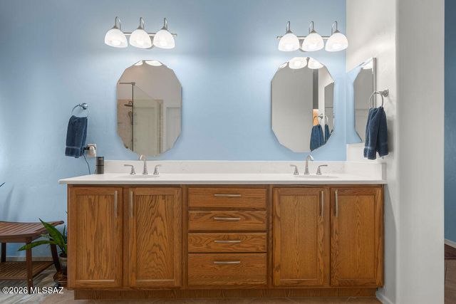 2020 W Cactus Run Drive, Green Valley, AZ 85622