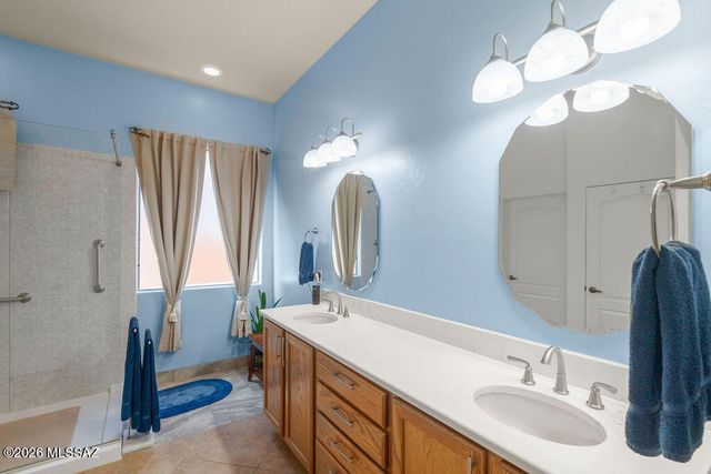 2020 W Cactus Run Drive, Green Valley, AZ 85622