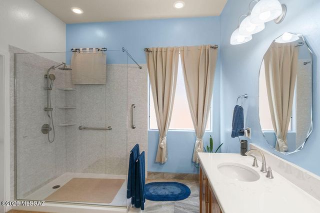 2020 W Cactus Run Drive, Green Valley, AZ 85622