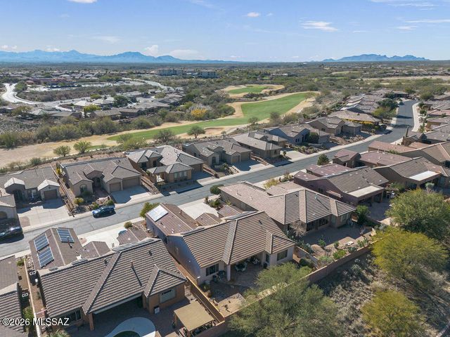 2020 W Cactus Run Drive, Green Valley, AZ 85622