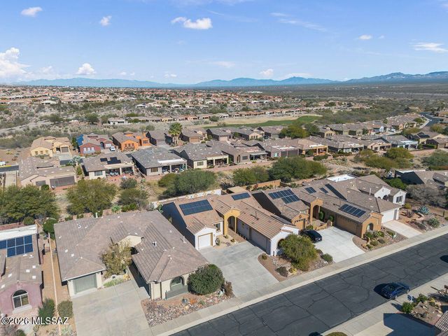 2020 W Cactus Run Drive, Green Valley, AZ 85622