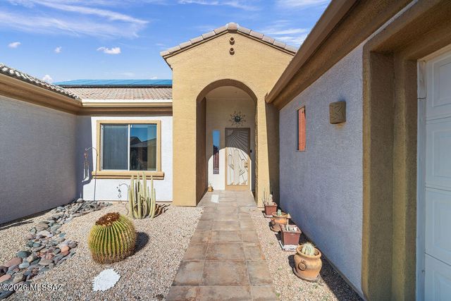 2020 W Cactus Run Drive, Green Valley, AZ 85622