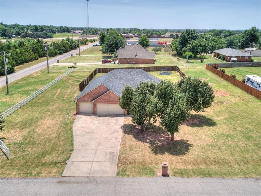 6910 Rolling Meadows, Tuttle, OK 73089