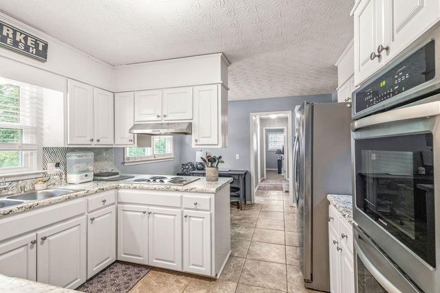 25 Pine Chase Drive, Carrollton, GA 30116