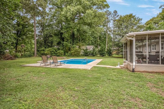 25 Pine Chase Drive, Carrollton, GA 30116