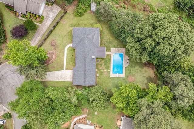 25 Pine Chase Drive, Carrollton, GA 30116