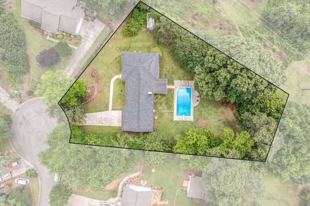 25 Pine Chase Drive, Carrollton, GA 30116