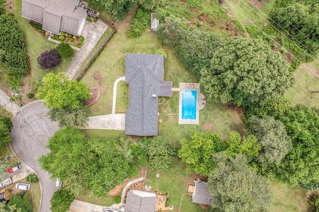 25 Pine Chase Drive, Carrollton, GA 30116