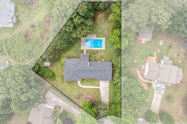 25 Pine Chase Drive, Carrollton, GA 30116