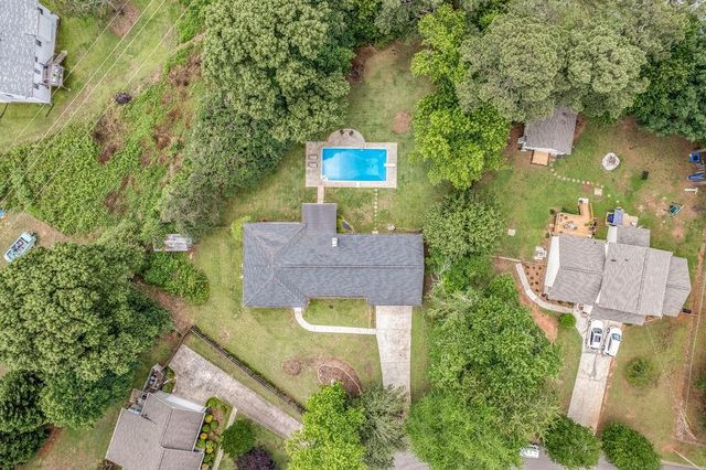 25 Pine Chase Drive, Carrollton, GA 30116