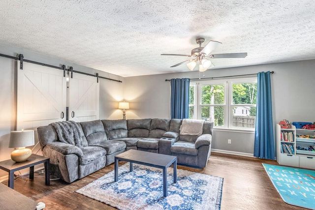 25 Pine Chase Drive, Carrollton, GA 30116