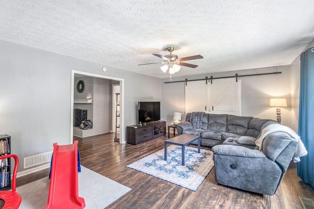 25 Pine Chase Drive, Carrollton, GA 30116