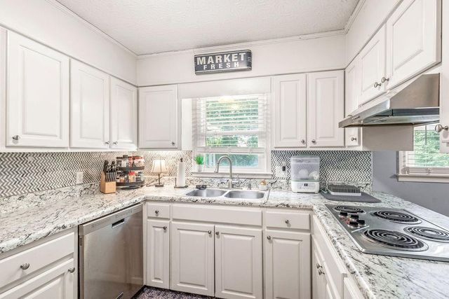 25 Pine Chase Drive, Carrollton, GA 30116