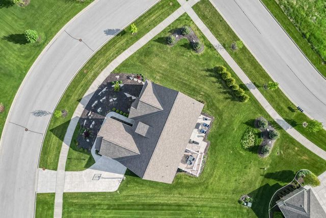 W239N7521 High Ridge DRIVE, Sussex, WI 53089