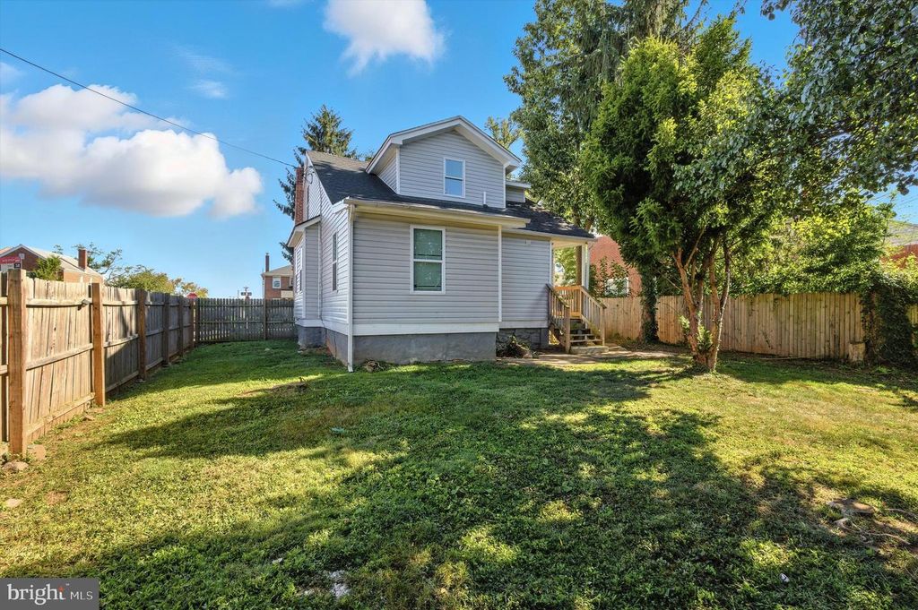 Image 10 of property listing at 4300 NORFOLK AVE, Baltimore, MD 21216