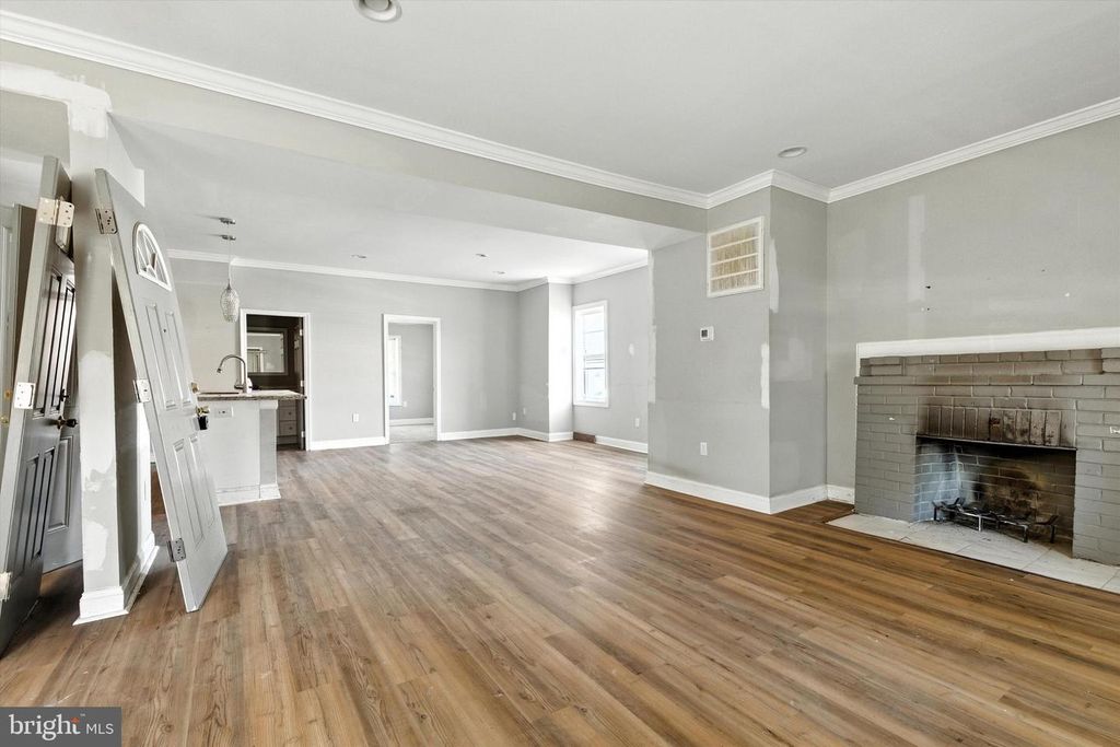 Image 14 of property listing at 4300 NORFOLK AVE, Baltimore, MD 21216