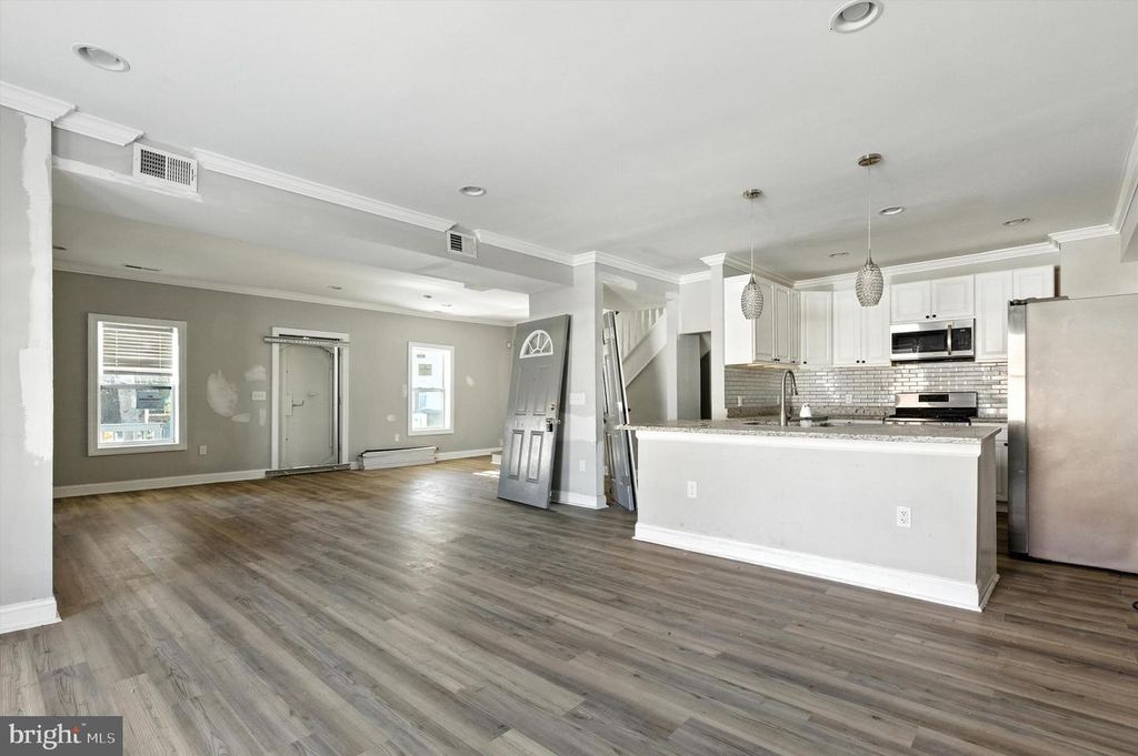 Image 16 of property listing at 4300 NORFOLK AVE, Baltimore, MD 21216