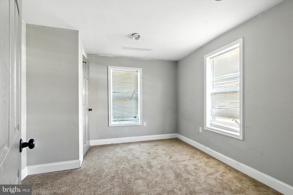 Image 17 of property listing at 4300 NORFOLK AVE, Baltimore, MD 21216