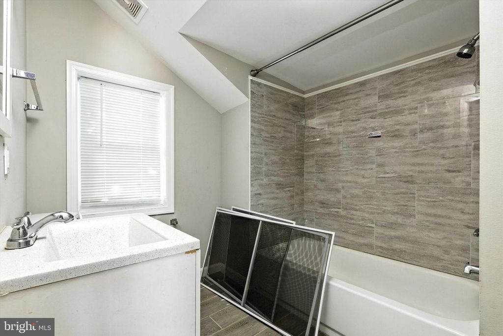 Image 24 of property listing at 4300 NORFOLK AVE, Baltimore, MD 21216