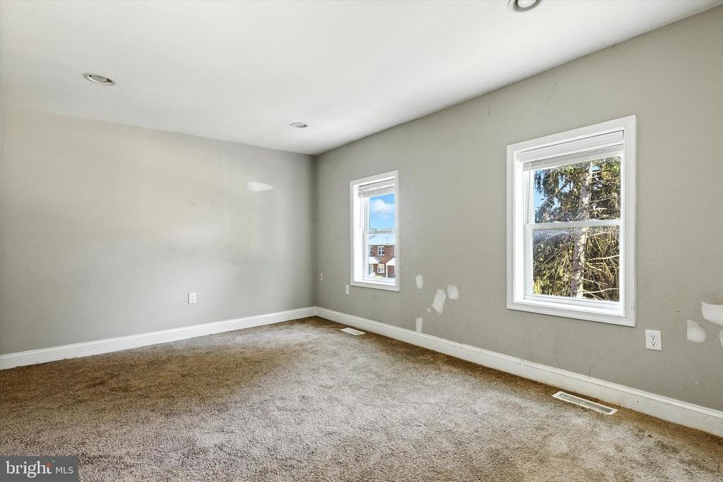 Image 27 of property listing at 4300 NORFOLK AVE, Baltimore, MD 21216