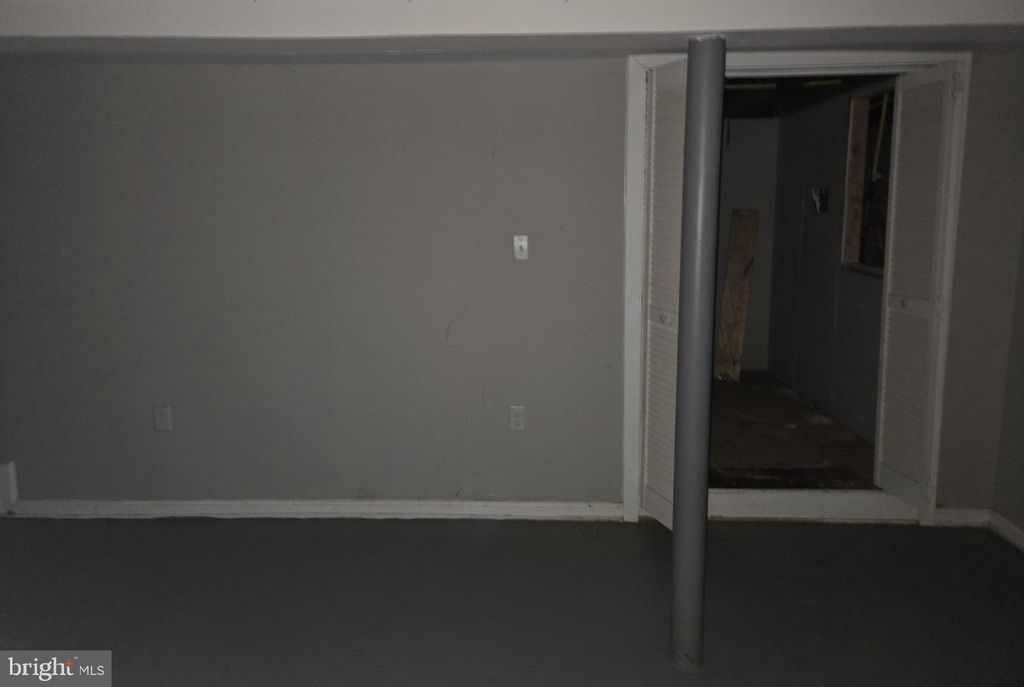 Image 33 of property listing at 4300 NORFOLK AVE, Baltimore, MD 21216