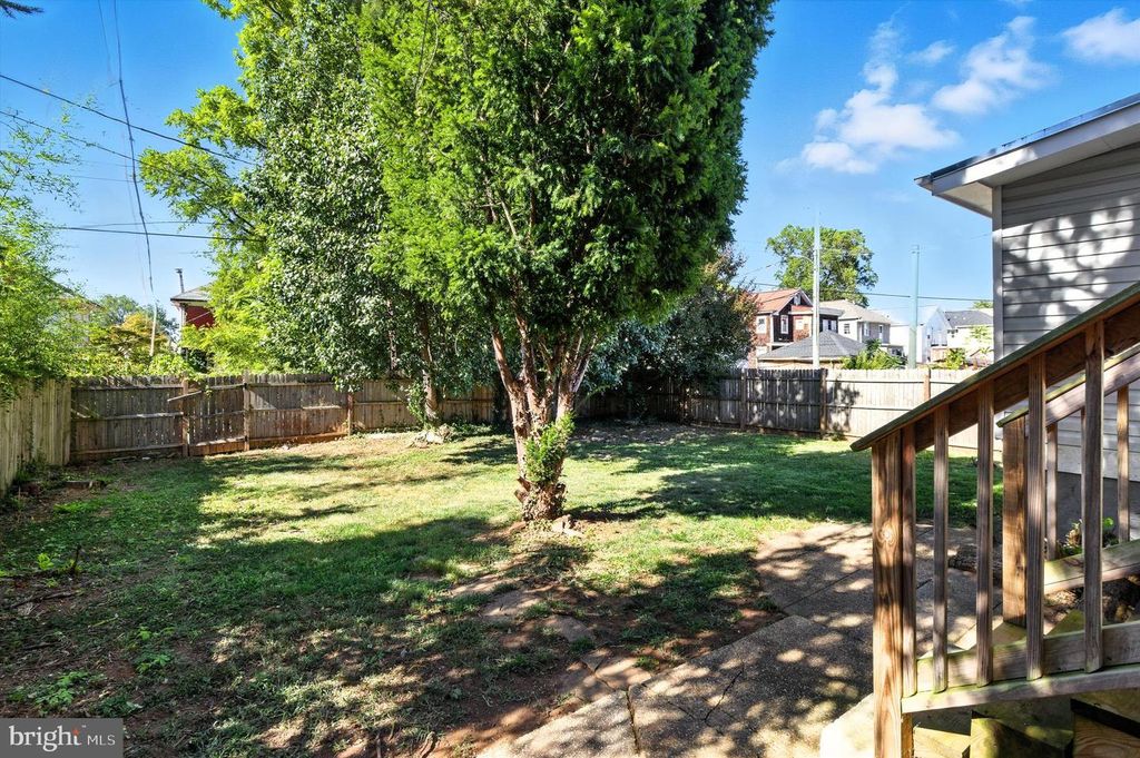 Image 7 of property listing at 4300 NORFOLK AVE, Baltimore, MD 21216