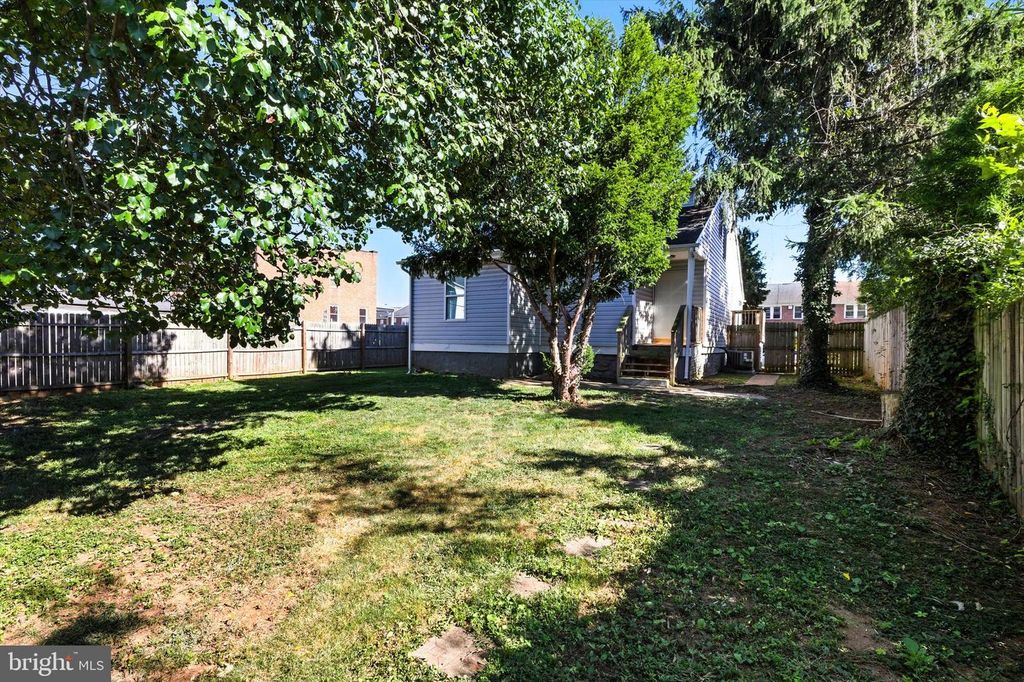 Image 8 of property listing at 4300 NORFOLK AVE, Baltimore, MD 21216