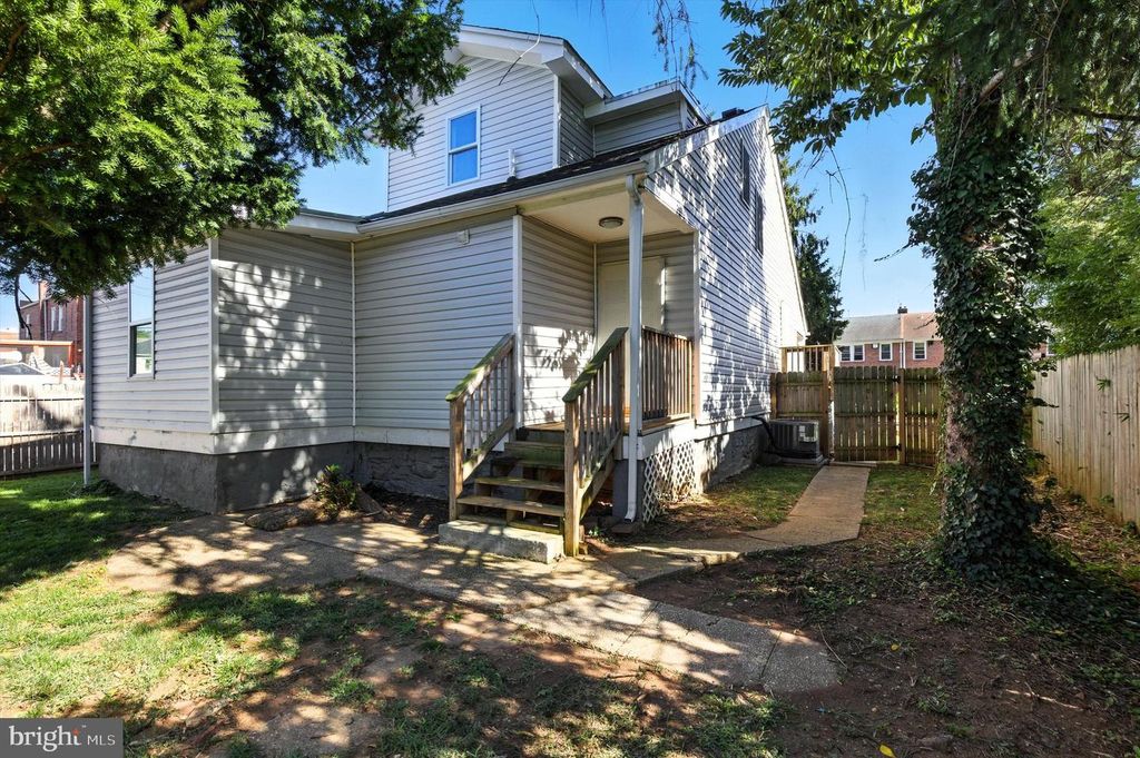 Image 9 of property listing at 4300 NORFOLK AVE, Baltimore, MD 21216