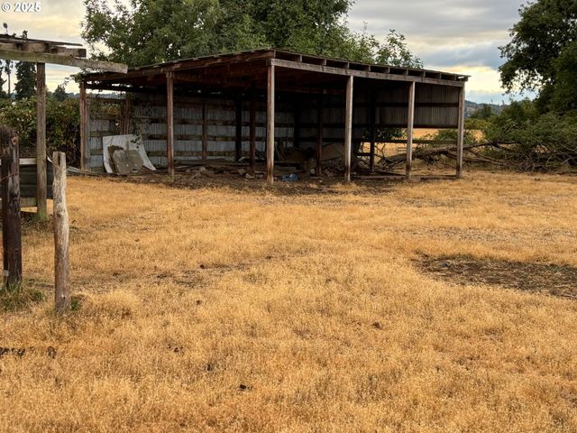 33465 IRISH Ln, Creswell, OR 97426