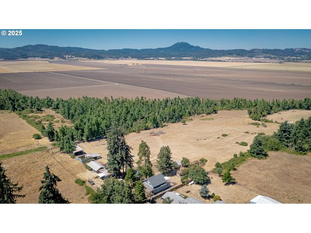 33465 IRISH Ln, Creswell, OR 97426