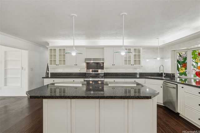 47-544 Hakuhale Street, Kaneohe, HI 96744