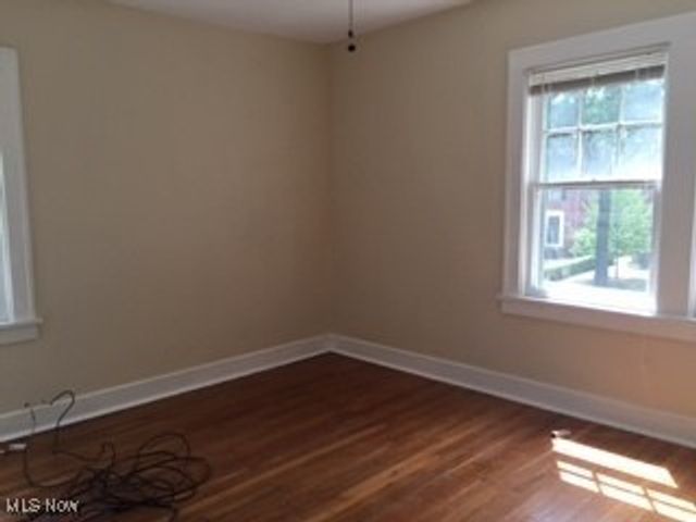 1033 Rushleigh Road, Cleveland Heights, OH 44121