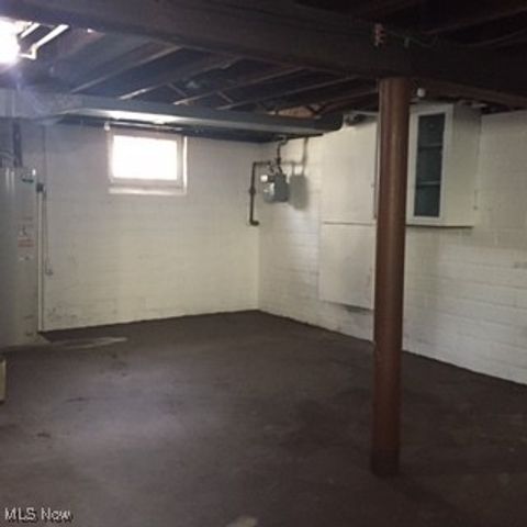 1033 Rushleigh Road, Cleveland Heights, OH 44121