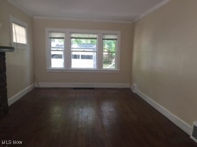 1033 Rushleigh Road, Cleveland Heights, OH 44121